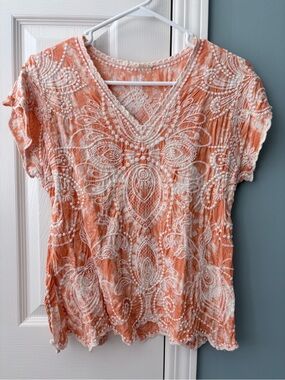 Solitaire Coral-White Embroidered V-Neck Blouse Women’s Size S
